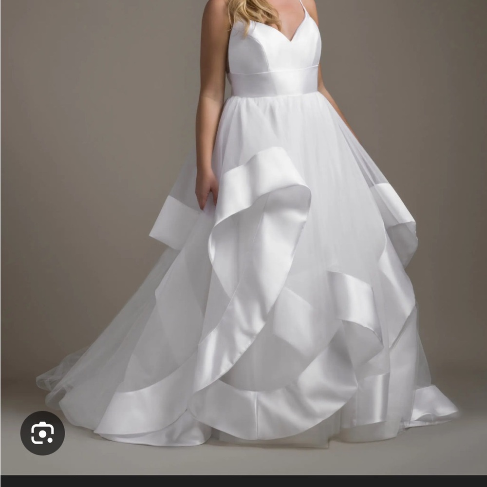 Hayley Paige Occasions Andi Wedding Dress - Picture 4 of 8